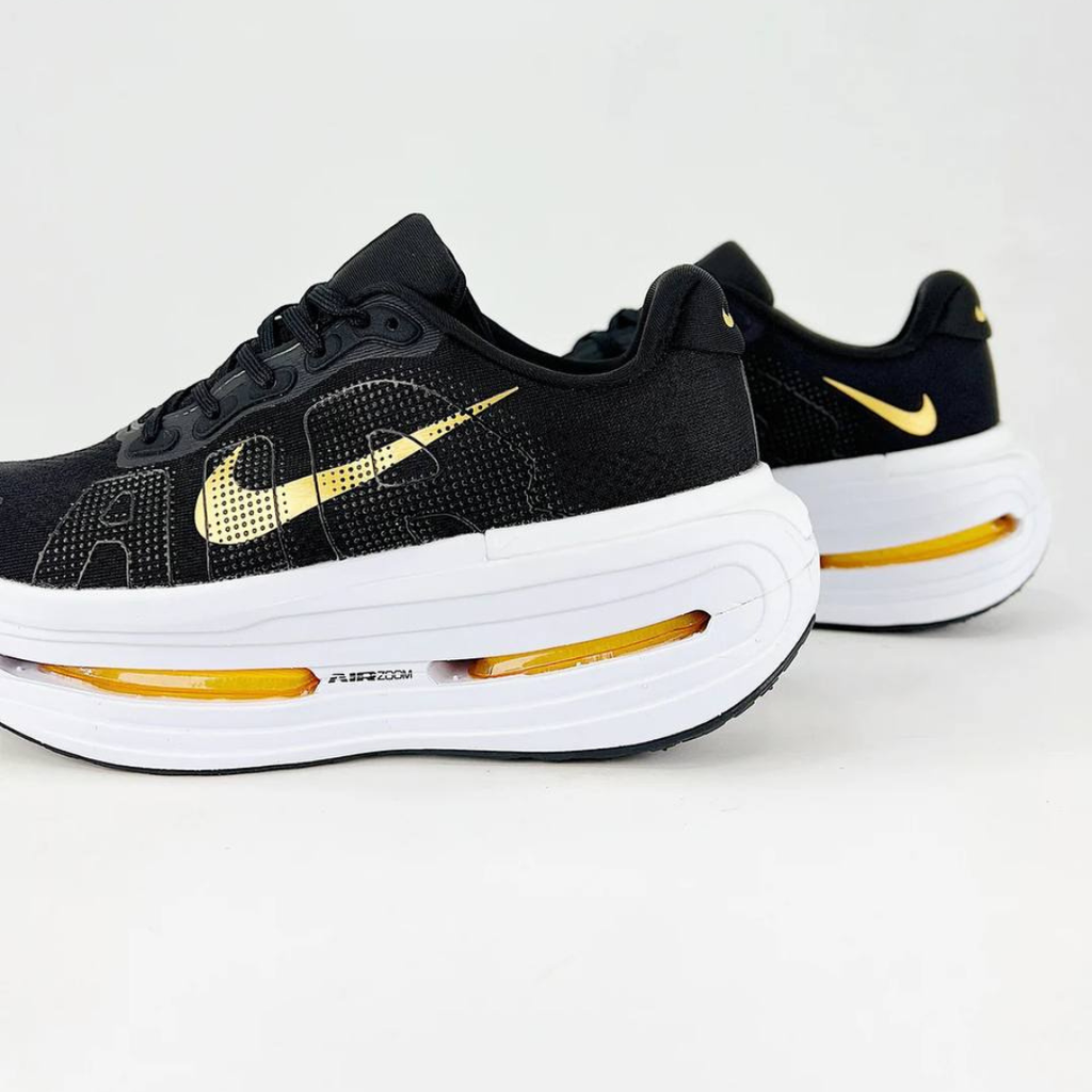 Nike Vomero Premium - Preto/Dourado