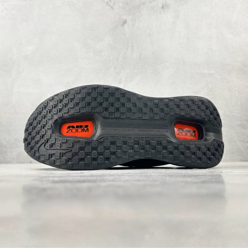 Nike Vomero Premium - Preto/Laranja