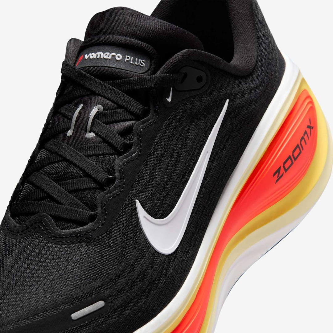 Nike Vomero Plus - Preto/Vermelho