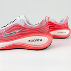 Nike Vomero Plus - Vermelho/Branco