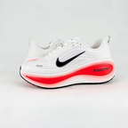 Nike Vomero Plus - Branco/Vermelho