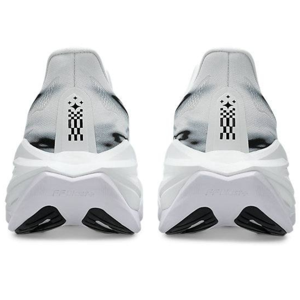 Asics Superblast 3 - Unissex - Branco/Preto