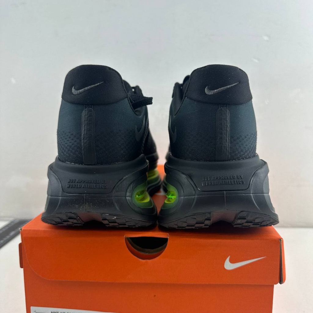 Nike Vomero Premium - Black Volt