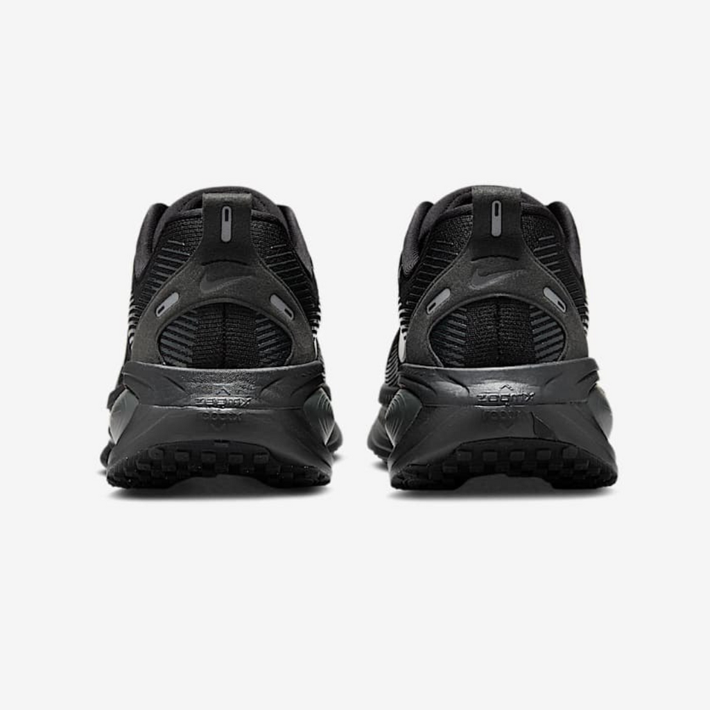 Nike Vomero 18 - Preto