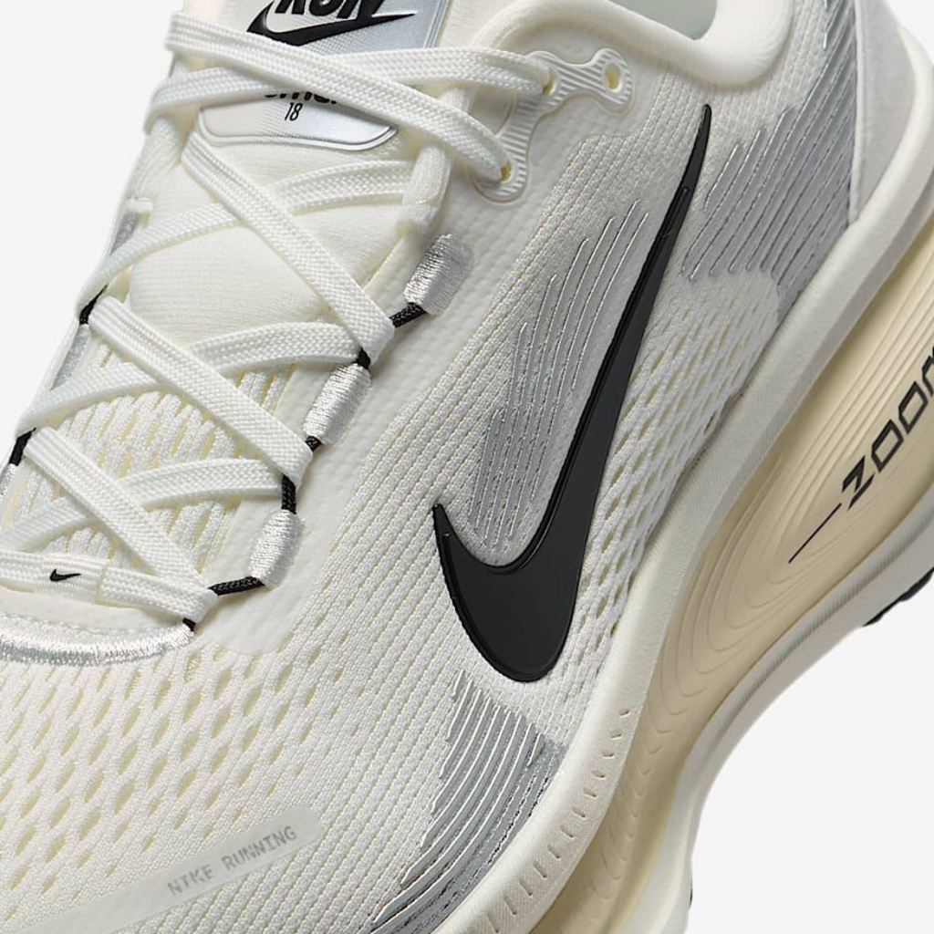 Nike Vomero 18 - Branco/Bege